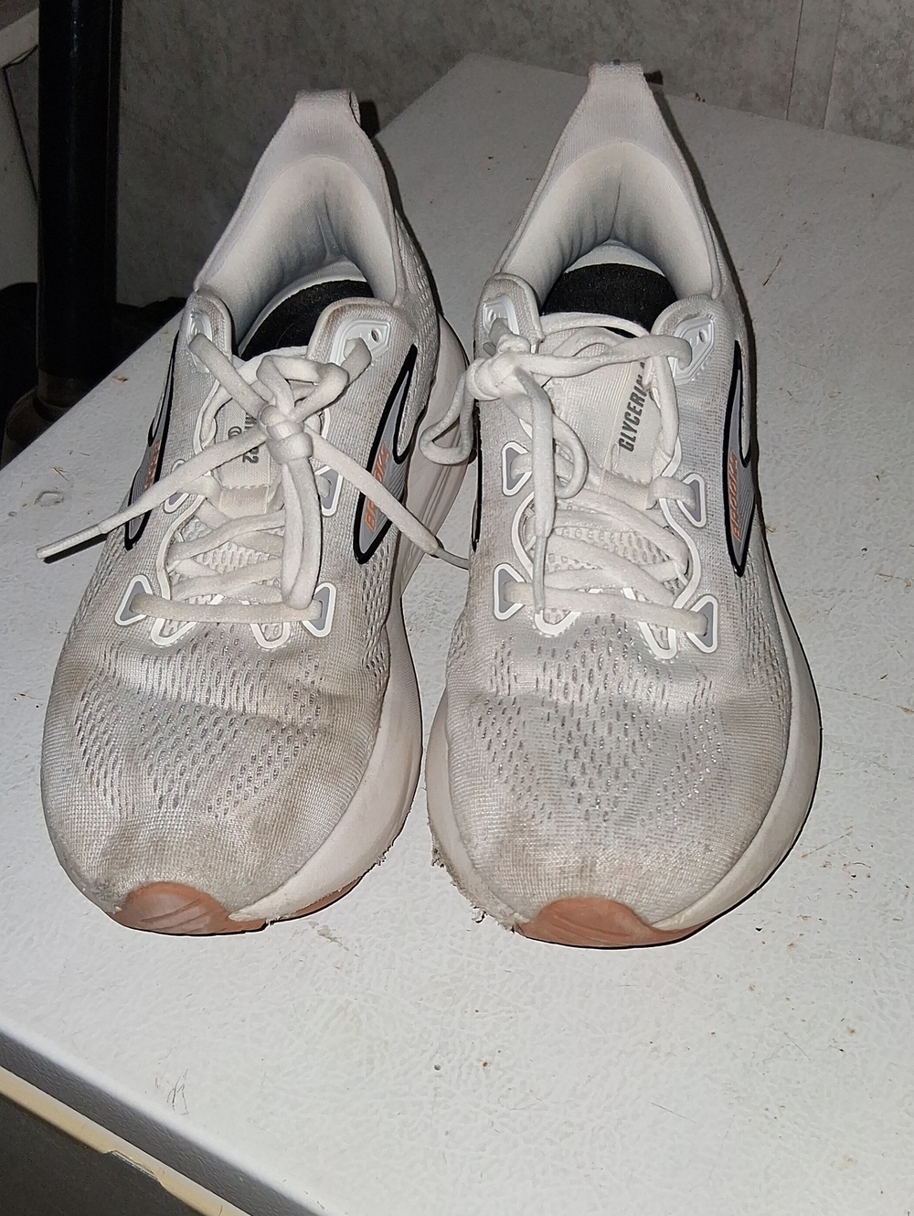 Brooks White Glycerin Dna Tuned Womens Sneakers